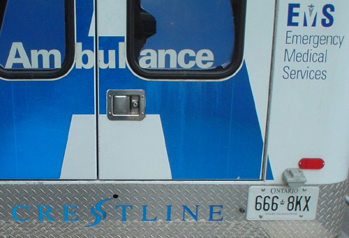 Ambulance has license number 666♔6KX
